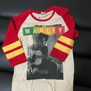 2/20 💖 Bob Marley tee